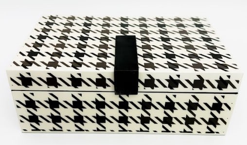 HOUNDSTOOTH JEWELRY BOX BLACK ACCENT 11": *for competitive shipping options please go to www.dejavuauctionshipping.com -NEW!! HOUNDSTOOTH RECTANGULAR JEWELRY BOX WITH BLACK ACCENT TAB 4" X 11" X 7" APPROX -Chic rectangular decorative box feat