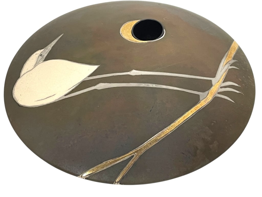 GIUSTI STUDIO RAKU POTTERY EGRET SAUCER VASE 10": *for alternative shipping options please go to www.dejavuauctionshipping.com -GIUSTI STUDIO ART RAKU POTTERY EGRET SAUCER VASE 10" APPROX -Signed Giusti studio art pottery vessel featuring a dramatic