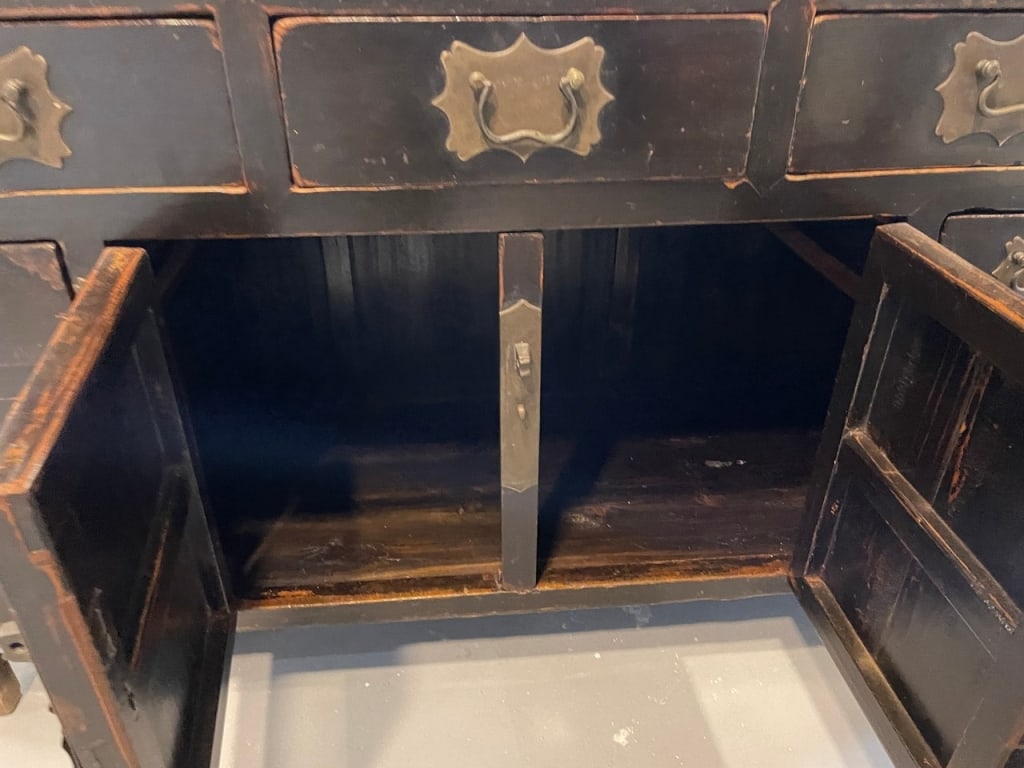 CHINESE EXPORT STYLE BLACK LACQUERED SIDEBOARD - 10