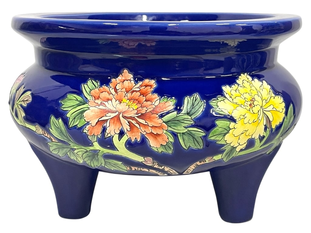 BLUE CHINESE PORCELAIN INCENSE CENSER 11.5": *for alternative shipping options please go to www.dejavuauctionshipping.com -BLUE CHINESE STYLE PORCELAIN INCENSE CENSER WITH FLORAL DECORATION -Decorative Chinese style porcelain incense censer feat