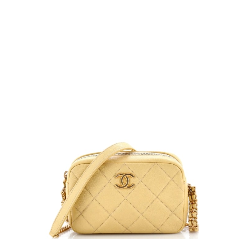CHANEL MELODY CHAIN CAMERA CROSSBODY SM GOLD CAVIA: Chanel Melody Chain Camera Crossbody Small Gold Caviar Quilted Leather Gold * COLOR: Gold * PRODUCTION CODE: P542A7E3 * INCLUDED: Metal Plate Production Code AA * CONDITION: 17*12*6cm * (3cm =