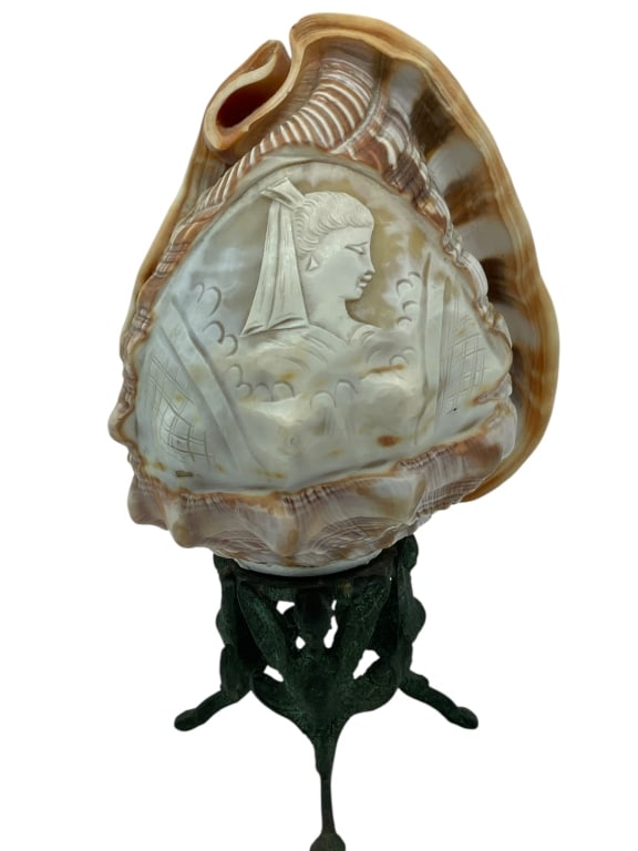 ART NOUVEAU STYLE CARVED CONCH SHELL CAMEO (1 of 7)