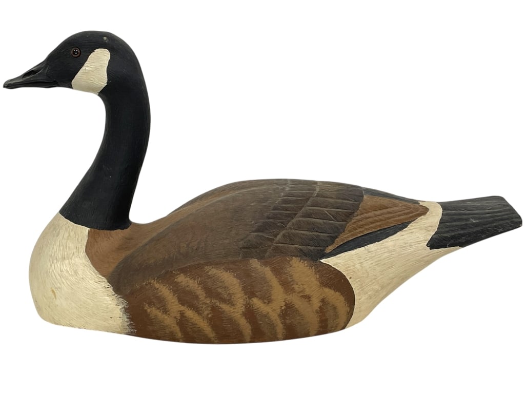 HAND CARVED WOOD CANADA GOOSE DECOY SCULPTURE 20": *for alternative shipping options please go to www.dejavuauctionshipping.com-HAND CARVED WOOD CANADA GOOSE DECOY WATERFOWL SCULPTURE 12" X 20" X 7" APPROX-Decorative hand carved wood Canada goose