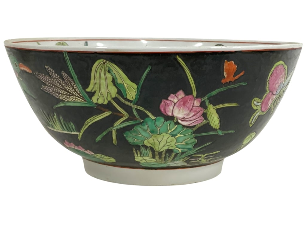 CHINESE STYLE FAMILLE NOIR KOI FISH BOWL 11.5" D (1 of 6)