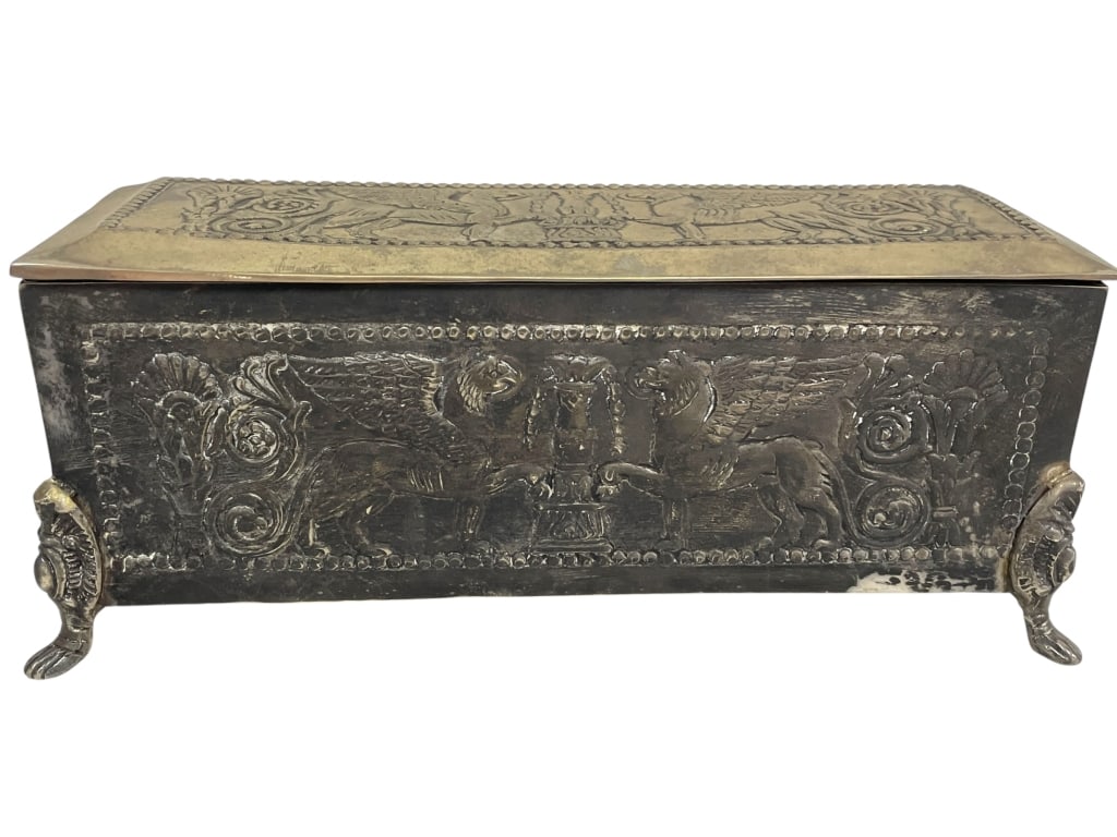 VINTAGE REPOUSSE GRIFFIN SILVER LIDDED BOX 11" (1 of 8)