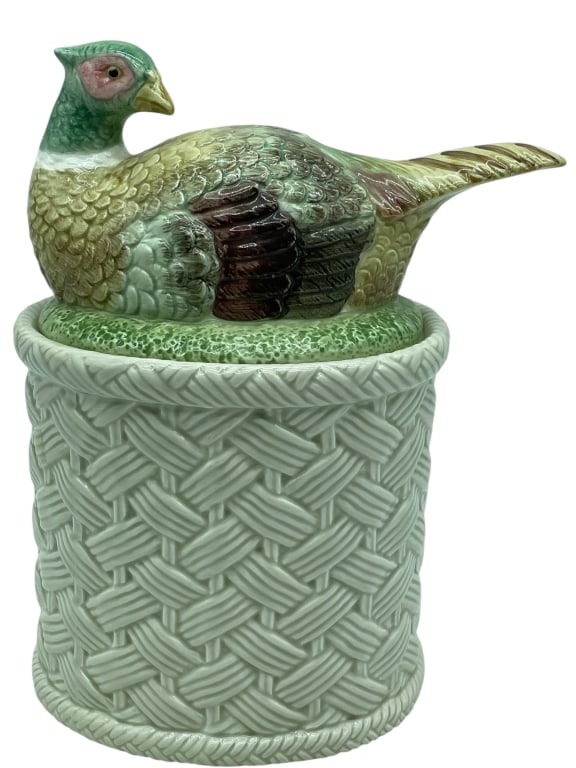 FITZ & FLOYD PHEASANT BISCUIT JAR 11": *for alternative shipping options please go to www.dejavuauctionshipping.com -FITZ & FLOYD CERAMIC PHEASANT / QUAIL FIGURAL LIDDED BISCUIT JAR -Decorative ceramic biscuit jar featuring a detailed figu
