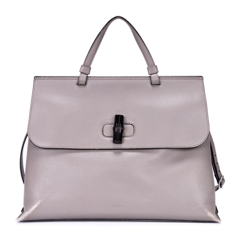 GUCCI BAMBOO DAILY HANDLE L GREY LEATHER BAG: Gucci Bamboo Daily Top Handle Large Grey Calfskin Grained Leather Bamboo * COLOR: Grey * PRODUCTION CODE: 370830-000926 * INCLUDED: Strap, Dustbag AB * CONDITION: 40*26*20cm * (3cm = 1inch approximate