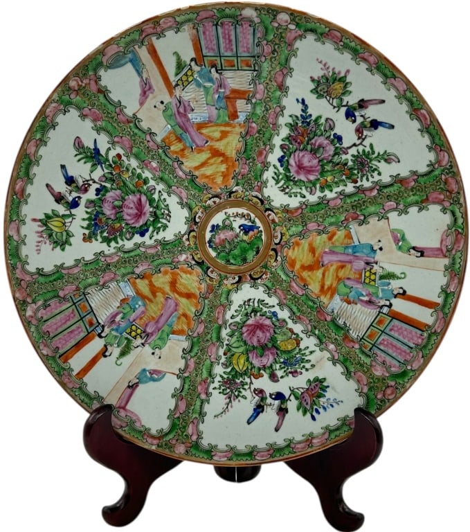 LARGE ANTIQUE CHINESE FAMILLE ROSE PORCELAIN 16": LARGE ANTIQUE CHINESE FAMILLE ROSE EXPORT PORCELAIN CHARGER 16” An impressive large-scale antique Chinese porcelain charger in the highly decorative famille rose palette, featuring a richly deta