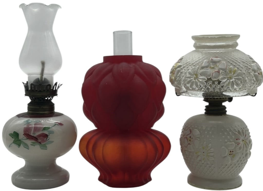 3 VINTAGE GLASS OIL LAMPS RED & MILK GLASS LOT 8" (1 of 7)