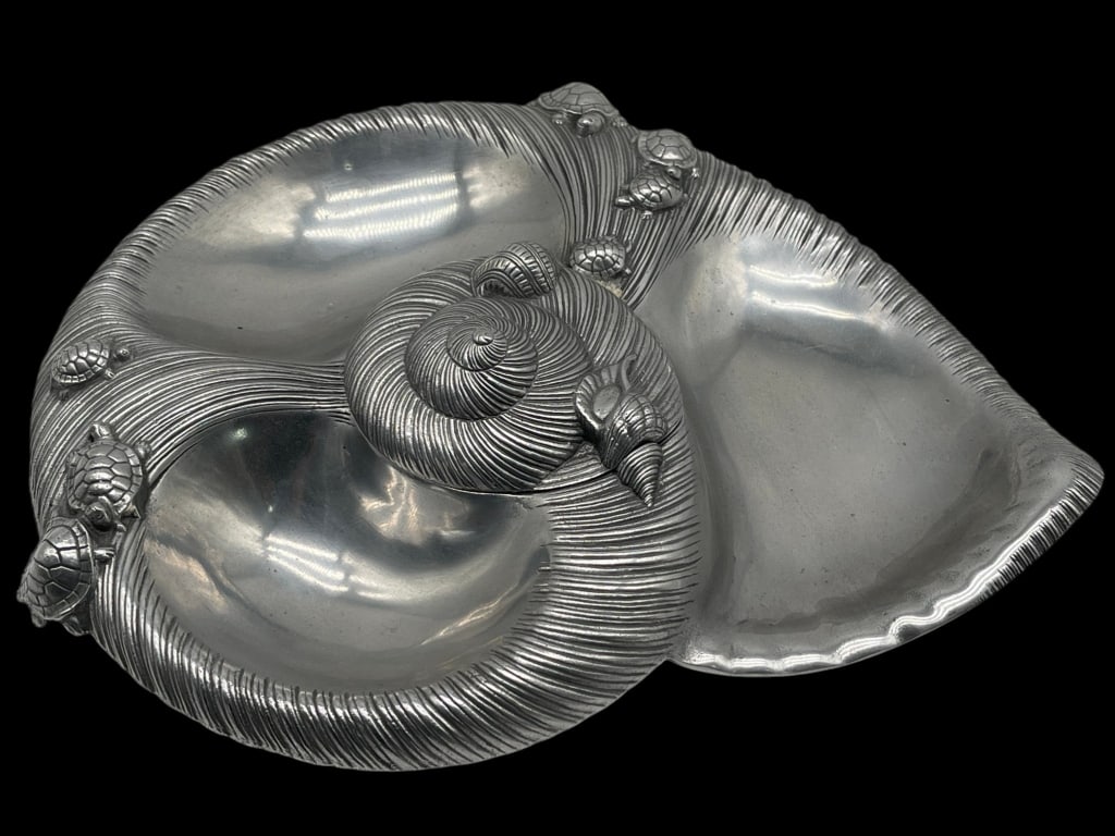 ALUMINUM SEA SERVING TRAY DIVIDED TURTLE SHELL: DIVIDED ALUMINUM SEA LIFE SERVING TRAY WITH TURTLES AND SHELL DECOR Decorative divided aluminum serving tray in an organic shell-inspired form, featuring multiple compartments with a lidded central we