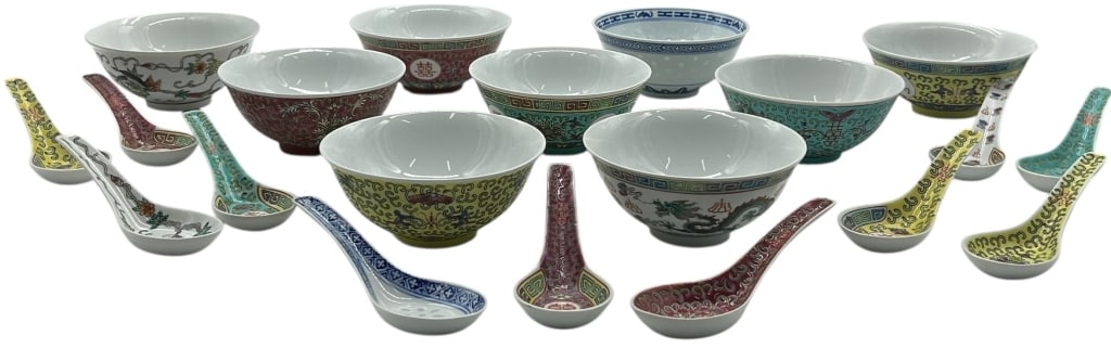 LOT OF CHINESE PORCELAIN SOUP BOWLS & SPOONS 5": ASSORTED CHINESE PORCELAIN SOUP BOWLS & SPOONS MULTICOLOR LOT 5" 9 BOWLS, 11 SPOONS Colorful assortment of Chinese porcelain soup bowls accompanied by matching ceramic soup spoons, each decorated with