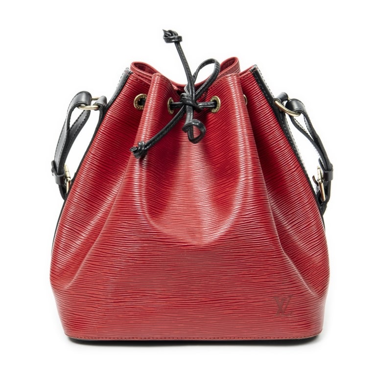 LOUIS VUITTON NOE BICOLOR PM RED/BLACK EPI BAG: Louis Vuitton Noe Bicolor PM Red/Black Epi Golden Brass * COLOR: Red/Black * PRODUCTION CODE: AR0975 (Jul 1995) * INCLUDED: None A * CONDITION: 24*26*18cm * (3cm = 1inch approximately) * Luxury bags a