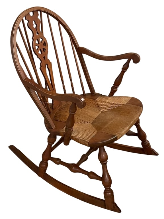 WINDSOR STYLE WOOD ROCKING CHAIR W RUSH SEAT 32": *for alternative shipping options please go to www.dejavuauctionshipping.com -TRADITIONAL WINDSOR STYLE WOOD ROCKING CHAIR WITH RUSH SEAT 32" X 28" X 22" APPROX -Classic Windsor-style rocking chair cr