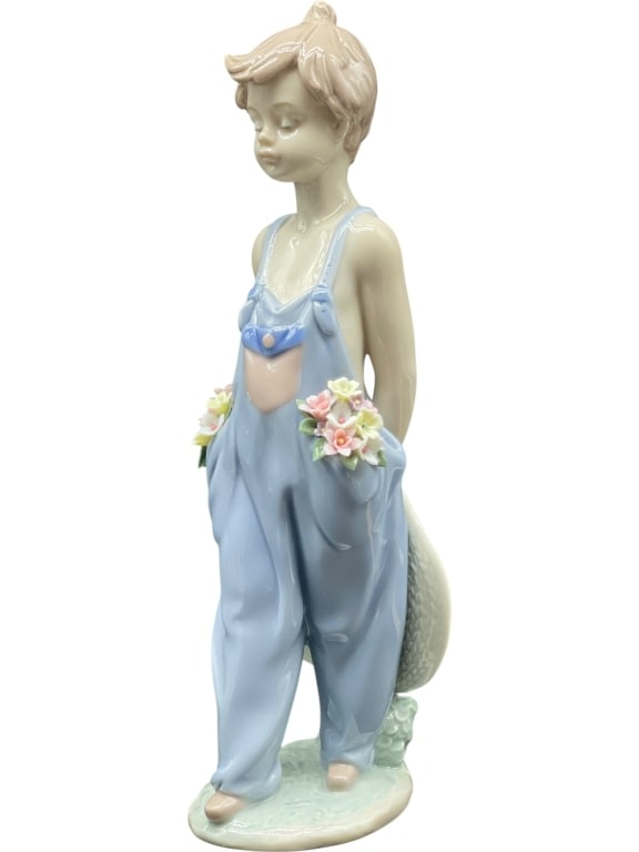 LLADRO POCKET OF WISHES BOY W FLOWERS FIGURINE10" (1 of 6)