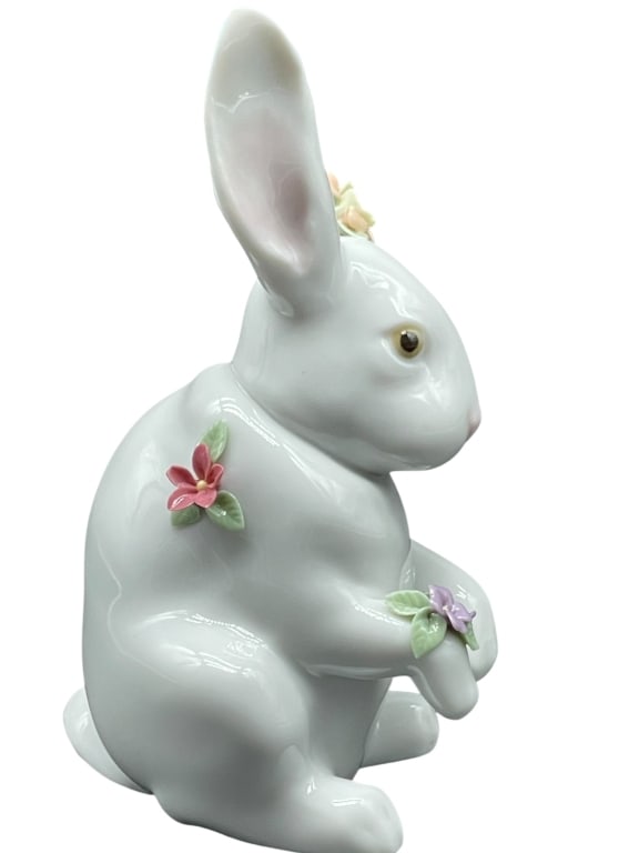 LLADRO PORCELAIN RABBIT WITH FLOWERS FIGURINE 5.5" (1 of 6)