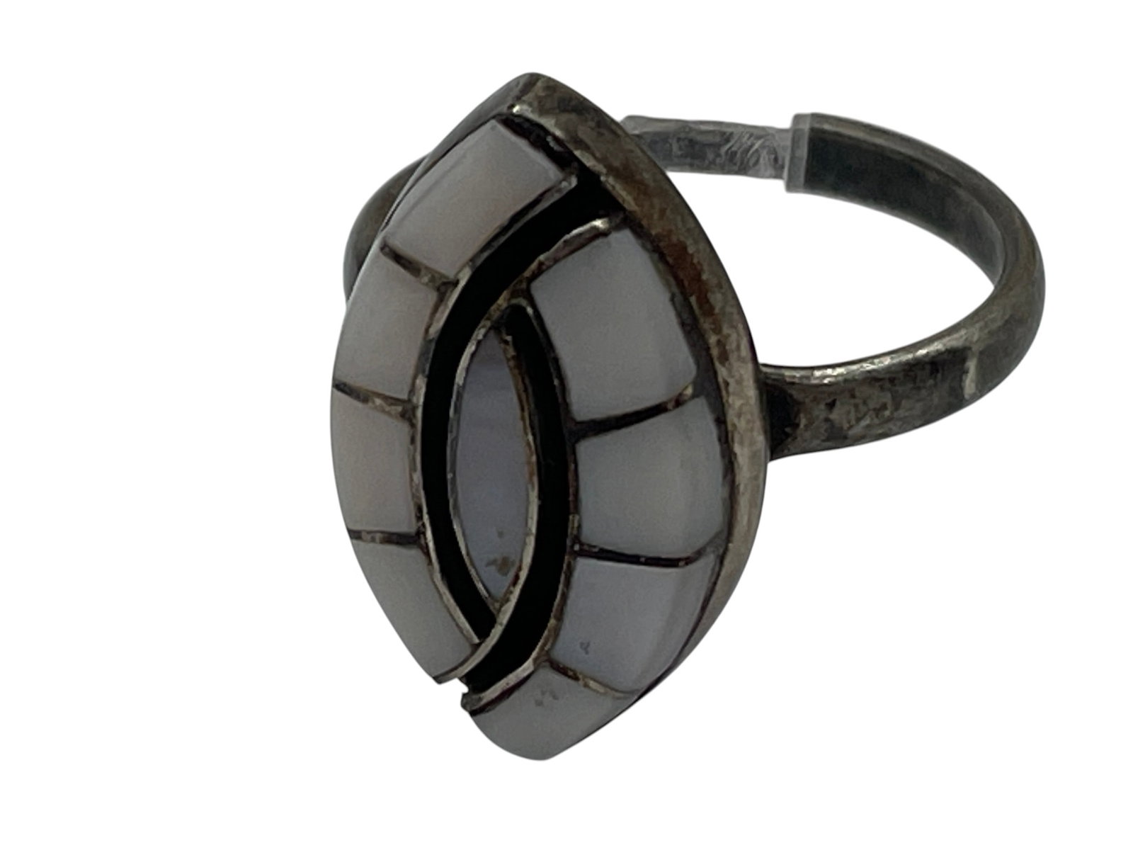 NAVAJO MOTHER PEARL COBBLESTONE STERLING RING 5: - NAVAJO ARTIST MADE - Size 5 ring- Sterling band is complete, pix wiped out part of it- Great condition, no issues - Patina for collector value - 3.2 grams weight By bidding on this listing, you unde