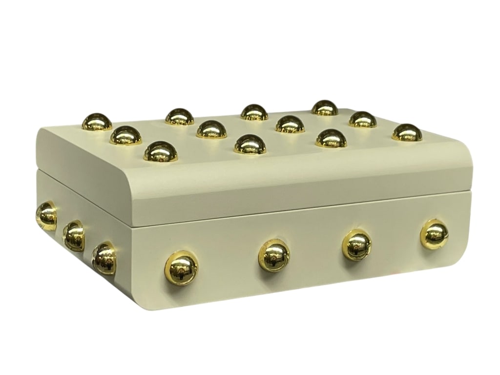 NEW!! CREAM LACQUER DECORATIVE BOX WITH GOLD STP (1 of 3)
