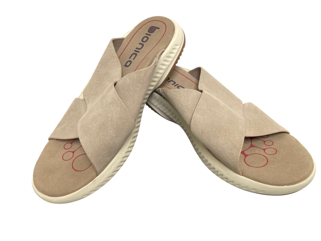 BIONICA BEIGE LEATHER ORTHO COMFORT SANDALS 10: Please check back often, we add NEW ITEMS daily to our active auctions! By bidding on this listing, you understand and agree to be bound by the terms and conditions of DejaVu Auctions.*For ALTERNATE s