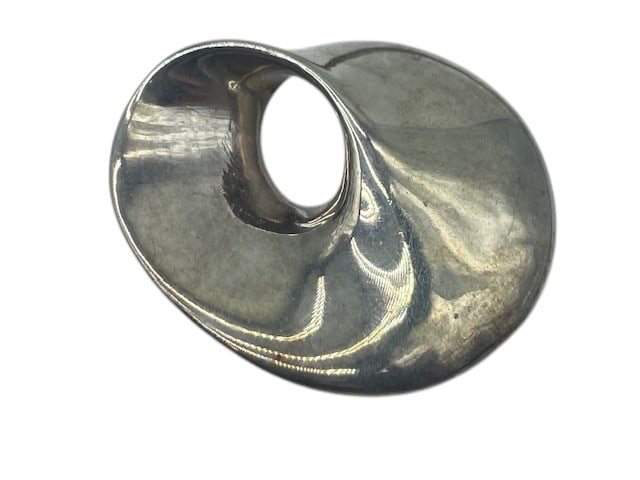 GEORG JENSEN MOBIUS STYLE FORMED STERLING PENDANT (1 of 8)