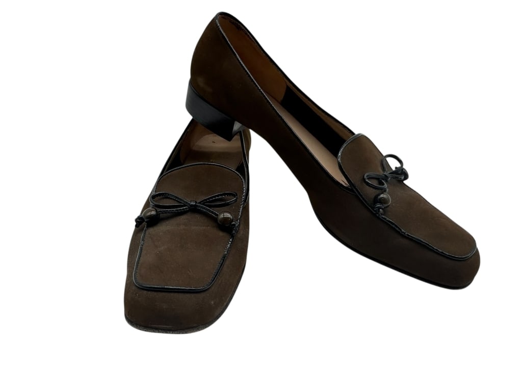 SALVATORE FERRAGAMO BOUTIQUE LEATHER LOAFERS SZ 7 (1 of 3)