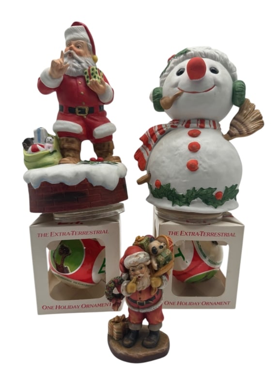 GROUP OF CHRISTMAS FIGURINES & HOLIDAY ORNAMENTS (1 of 2)