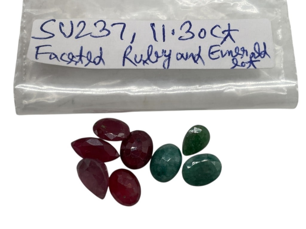 FACETED RUBY & EMERALD GEMSTONE LOT - 2