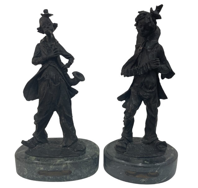 BRONZE CLOWN SCULPTURES ON MARBLE BASES 13": ****for competitive shipping options please go to www.dejavuauctionshipping.com PAIR OF BRONZE CLOWN SCULPTURES ON MARBLE BASES 13" -Very good pre owned condition -Approx 13"h x 7"w -This matched pair