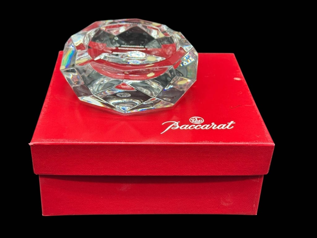 BACCARAT CRYSTAL ASHTRAY WITH BOX (1 of 5)