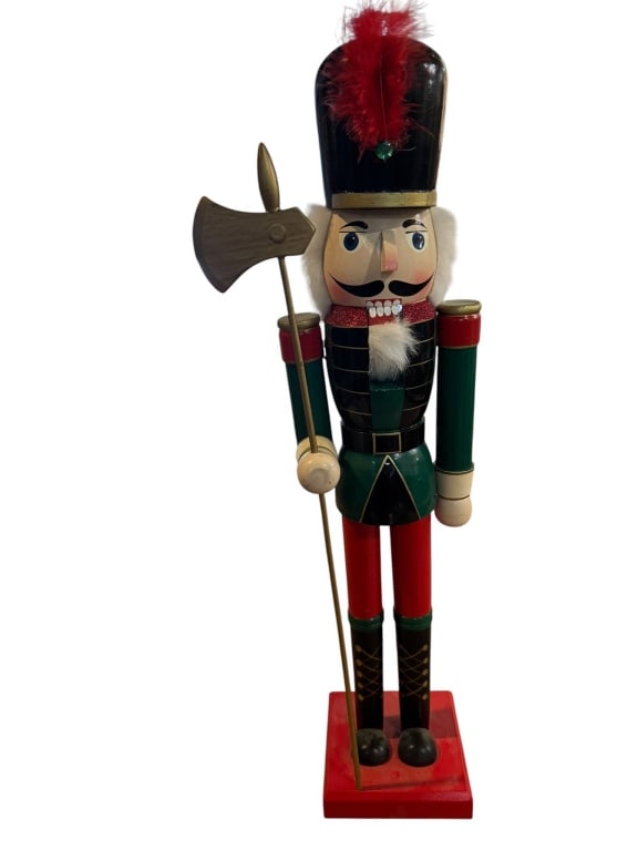 WOODEN NUTCRACKER DECORATIVE FIGURE (1 of 3)