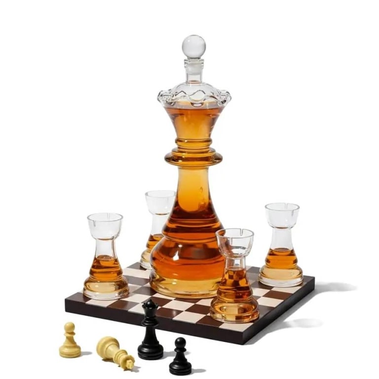 CHESS DECANTER SET NEW IN BOX (1 of 6)