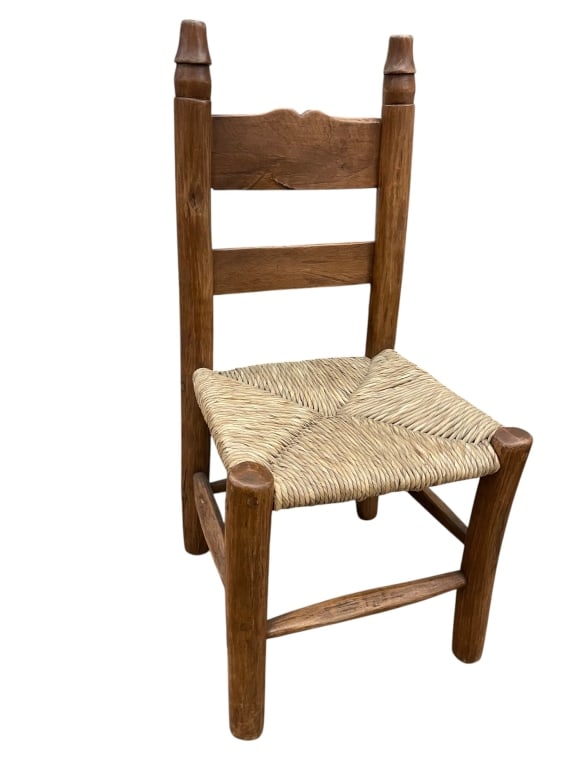 ANTIQUE STRAW STRAPPED SOLID WOOD CARVED CHAIR 40" (1 of 9)