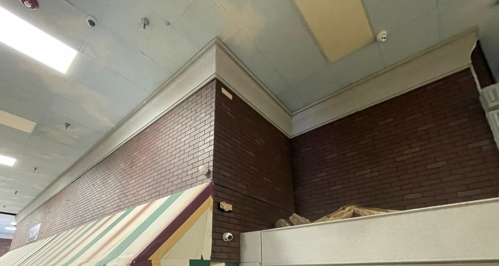 NYC CITYSCAPE FAUX RED BRICK 40FT XL BLDG FACADE: Approximately 40 ft long and all solid brick, framework behind is included but no columns with this but the set back facade is included. The awning fits to the edge of this if you are considering the 