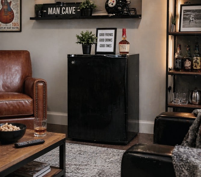 MINI SMALL ROOM FRIDGE FOR MAN CAVE,SALON,BUSINESS (1 of 11)