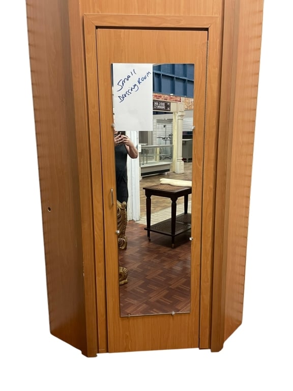 PORTABLE COMPLETE SMALL CORNER DRESSING ROOM 95" (1 of 12)