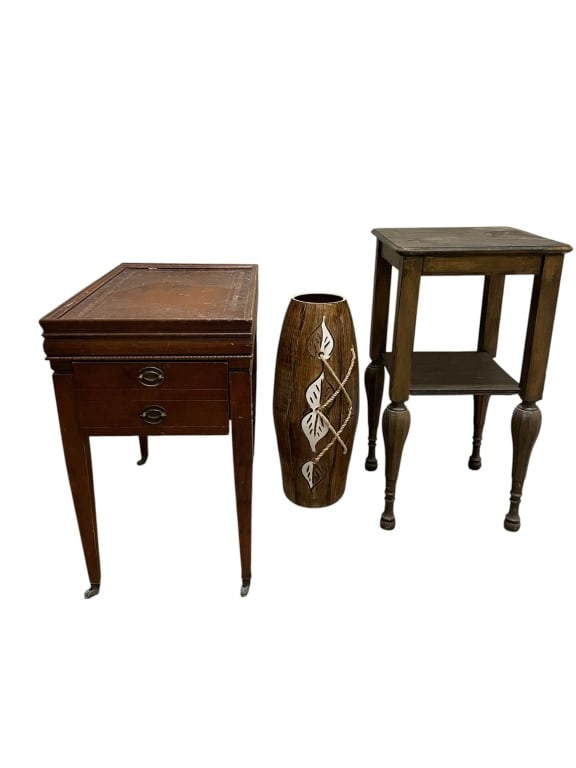 ASSORTED OCCASIONAL TABLES WITH DECORATIVE VASE (1 of 3)
