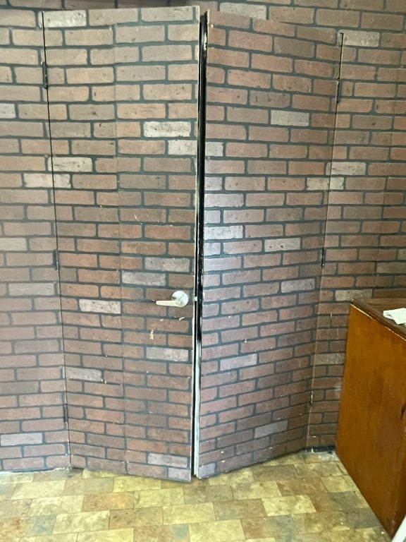 BRICK FACADE DOUBLE HINGED DOORS: Located in Delray- By Appointment Pickup May 16th 12-5- NOT at DeJaVu Showroom!! ** THIS LOT IS OFFSITE PICK UP - THESE ITEMS WILL BE FOR PICK UP IN DELRAY BEACH, FLORIDA ONLY ON DESIGNATED DAYS, PLEA