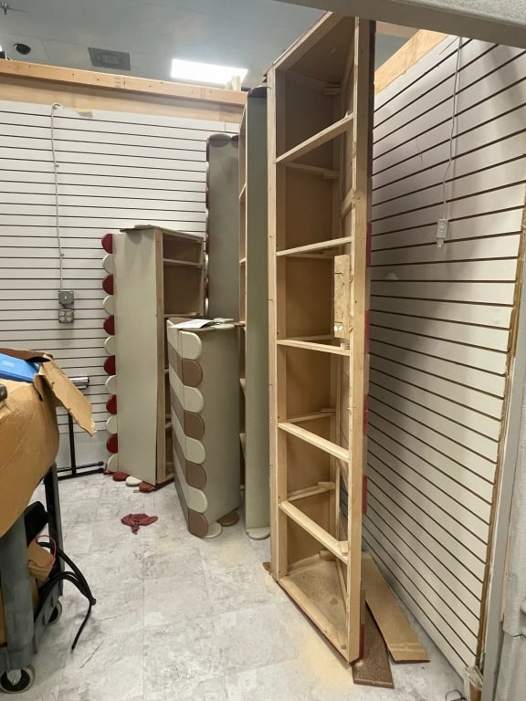 LOT OF MISC SIZES FACADE AWNINGS PARTS (1 of 9)