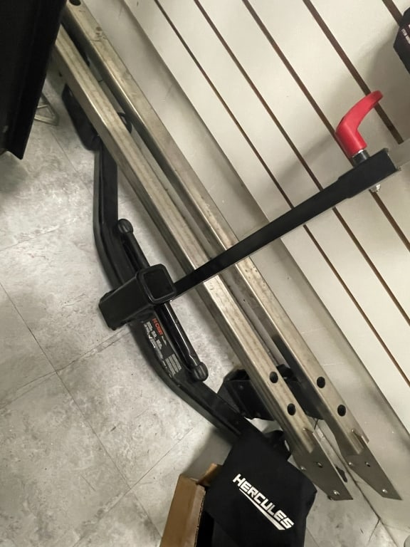 M CUZY TRAILER HITCH ATTACHMENT (1 of 6)
