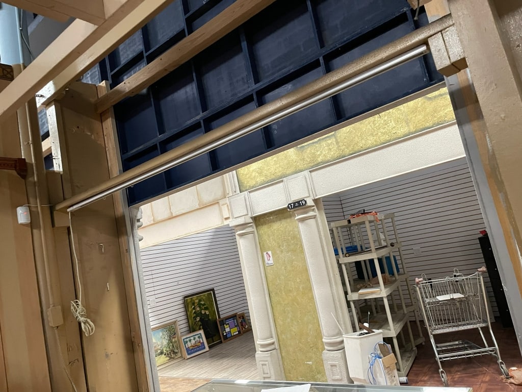 SINGLE ROW TRACK LIGHTING LED 24 22 FIFTH AVE: Located in Delray- By Appointment Pickup May 16th 12-5- NOT at DeJaVu Showroom!! ** THIS LOT IS OFFSITE PICK UP - THESE ITEMS WILL BE FOR PICK UP IN DELRAY BEACH, FLORIDA ONLY ON DESIGNATED DAYS, PLEA