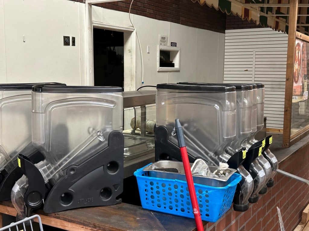 LOT OF 6 NEW GRAVITY BINS FOR BUFFET DELI: Located in Delray- By Appointment Pickup May 16th 12-5- NOT at DeJaVu Showroom!! ** THIS LOT IS OFFSITE PICK UP - THESE ITEMS WILL BE FOR PICK UP IN DELRAY BEACH, FLORIDA ONLY ON DESIGNATED DAYS, PLEA