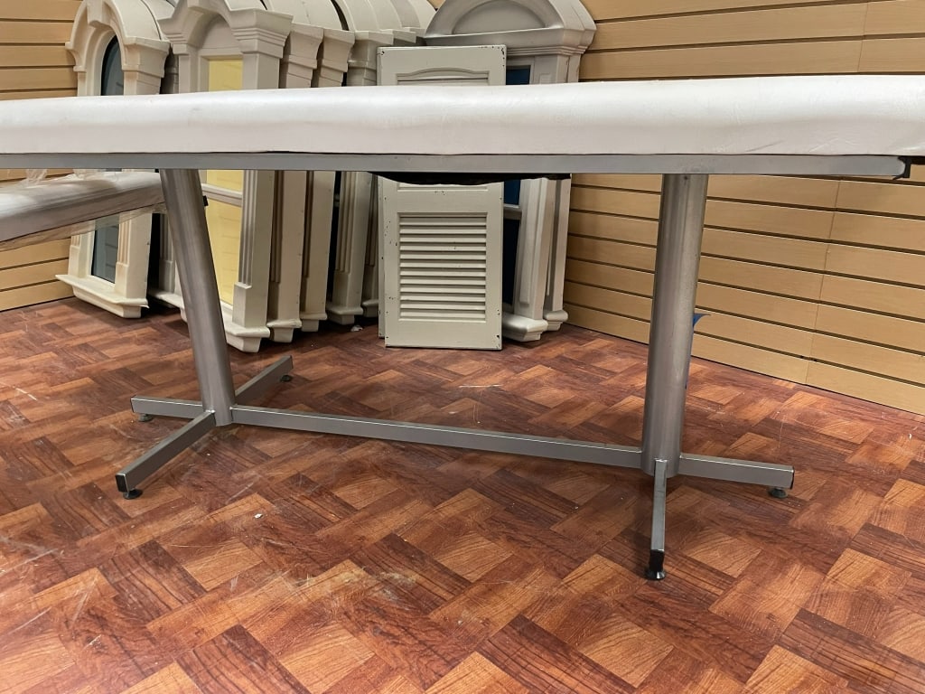 MASSAGE TABLE - 4