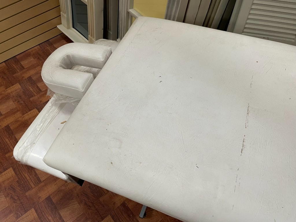 MASSAGE TABLE - 5