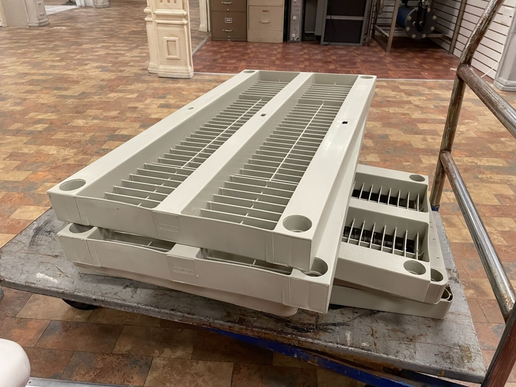 LOT OF 4 KETER GRILL COVERS: Located in Delray- By Appointment Pickup May 16th 12-5- NOT at DeJaVu Showroom!! ** THIS LOT IS OFFSITE PICK UP - THESE ITEMS WILL BE FOR PICK UP IN DELRAY BEACH, FLORIDA ONLY ON DESIGNATED DAYS, PLEA
