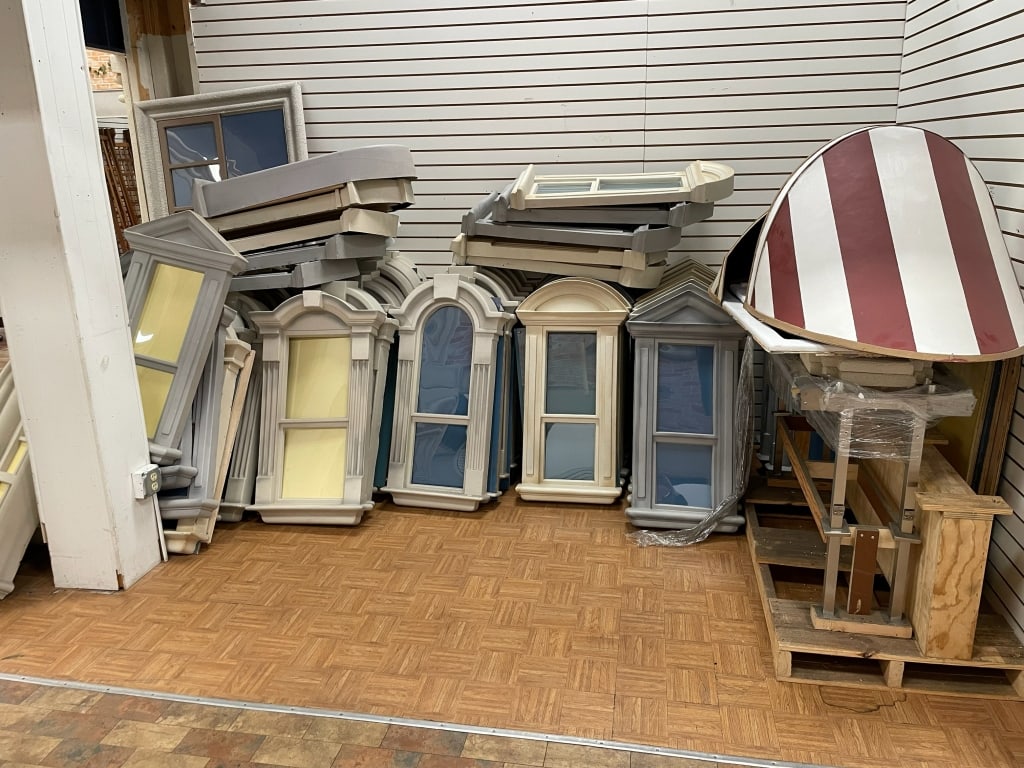 ROOM OF FACADE WINDOWS AWNINGS PARTS: Located in Delray- By Appointment Pickup May 16th 12-5- NOT at DeJaVu Showroom!! ** THIS LOT IS OFFSITE PICK UP - THESE ITEMS WILL BE FOR PICK UP IN DELRAY BEACH, FLORIDA ONLY ON DESIGNATED DAYS, PLEA