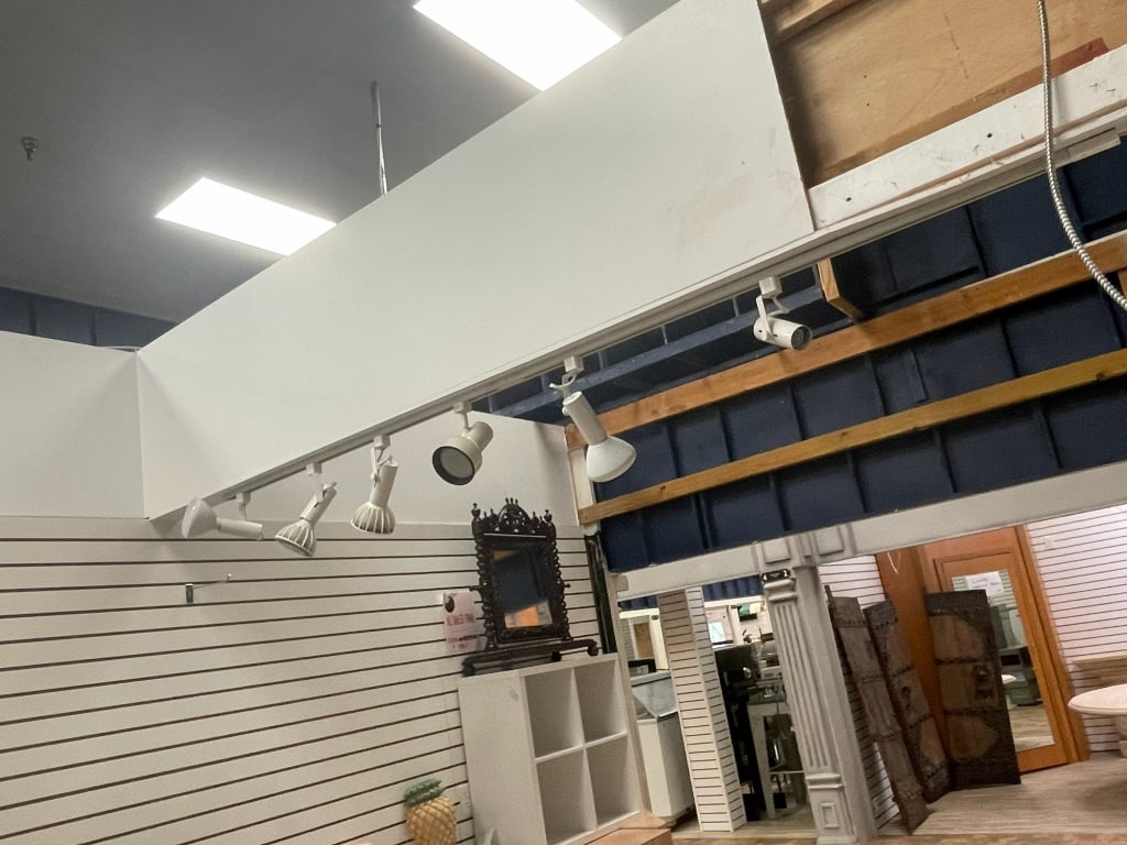 TRACK LIGHTING INSTALLED AT 7 9 FIFTH AVENUE: * By bidding on this listing, you understand and agree to be bound by the terms and conditions of DejaVu Auctions. * *PLEASE NOTE - check all pictures for as is where is condition as lead picture may 