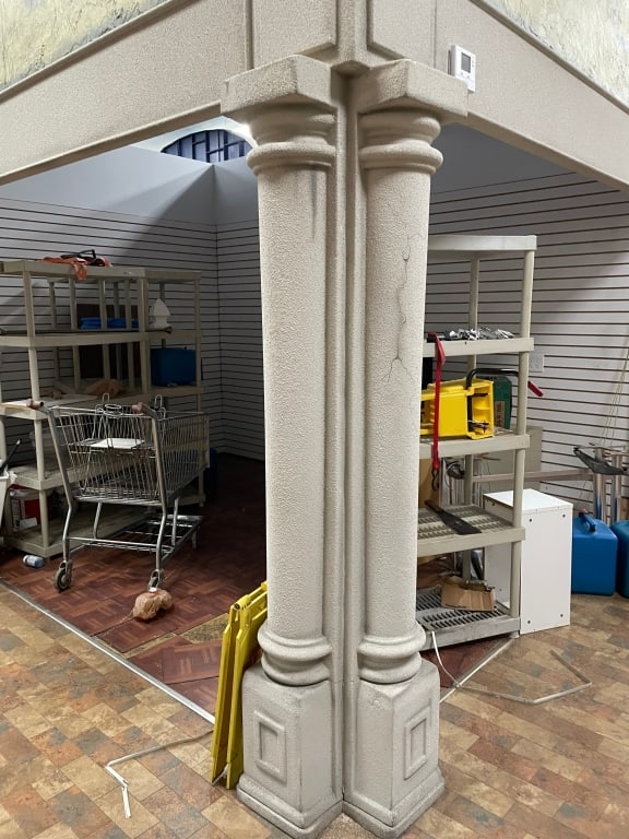 CORNER FACADE W/ CORNER COLUMN - 4