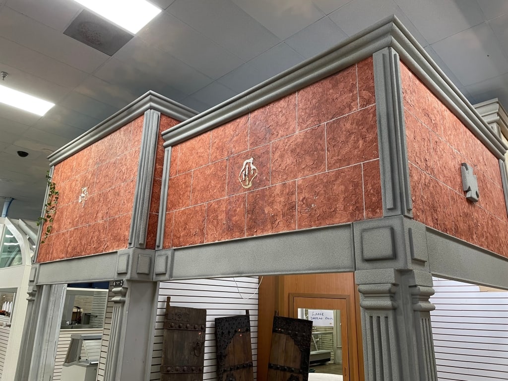 END PIECE FACADE W/ 2 CORNER COLUMNS INCLUDED: FACADES are sold as shown in pictures, for visualization the ceiling is 19 feet tall and the columns are 7 foot. If the facade is parallel to column the measure will be approx from the column up. If