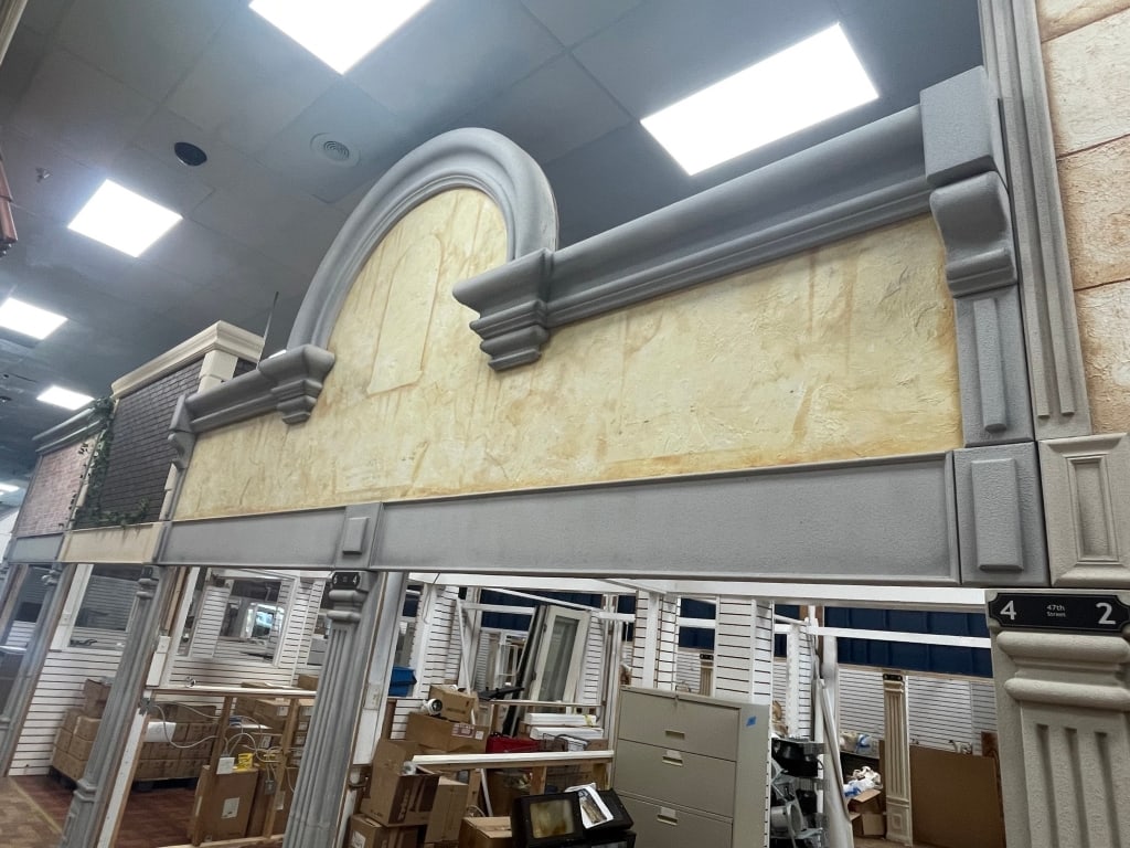 DOUBLE YELLOW FACADE W/ CENTER SINGLE COLUMN: FACADES are sold as shown in pictures, for visualization the ceiling is 19 feet tall and the columns are 7 foot. If the facade is parallel to column the measure will be approx from the column up. If t