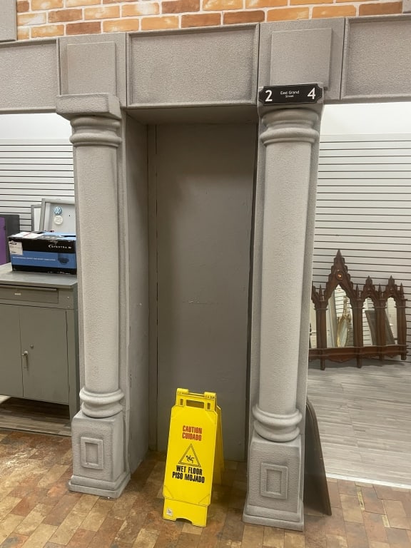 DOUBLE 2 COLUMNS FOR INDOOR CITY SCENE W/ SPACER: See picture, includes both columns and the spacer between. Located in Delray- By Appointment Pickup May 16th 12-5- NOT at DeJaVu Showroom!! ** THIS LOT IS OFFSITE PICK UP - THESE ITEMS WILL BE FOR PIC