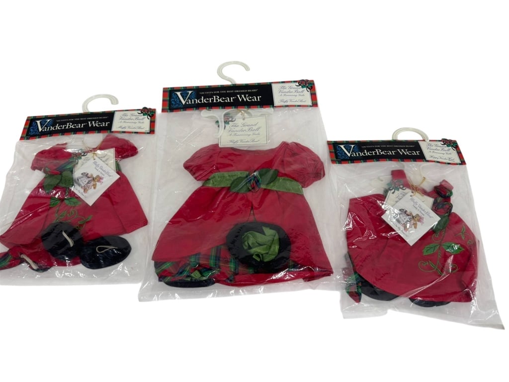VANDERBEAR WEAR HOLIDAY OUTFITS SET OF 3 (1 of 2)